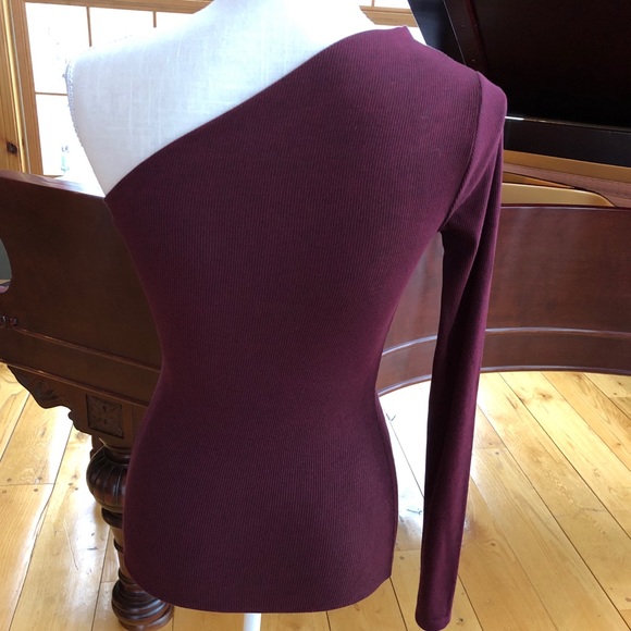 One shoulder top - Picture 2 of 2